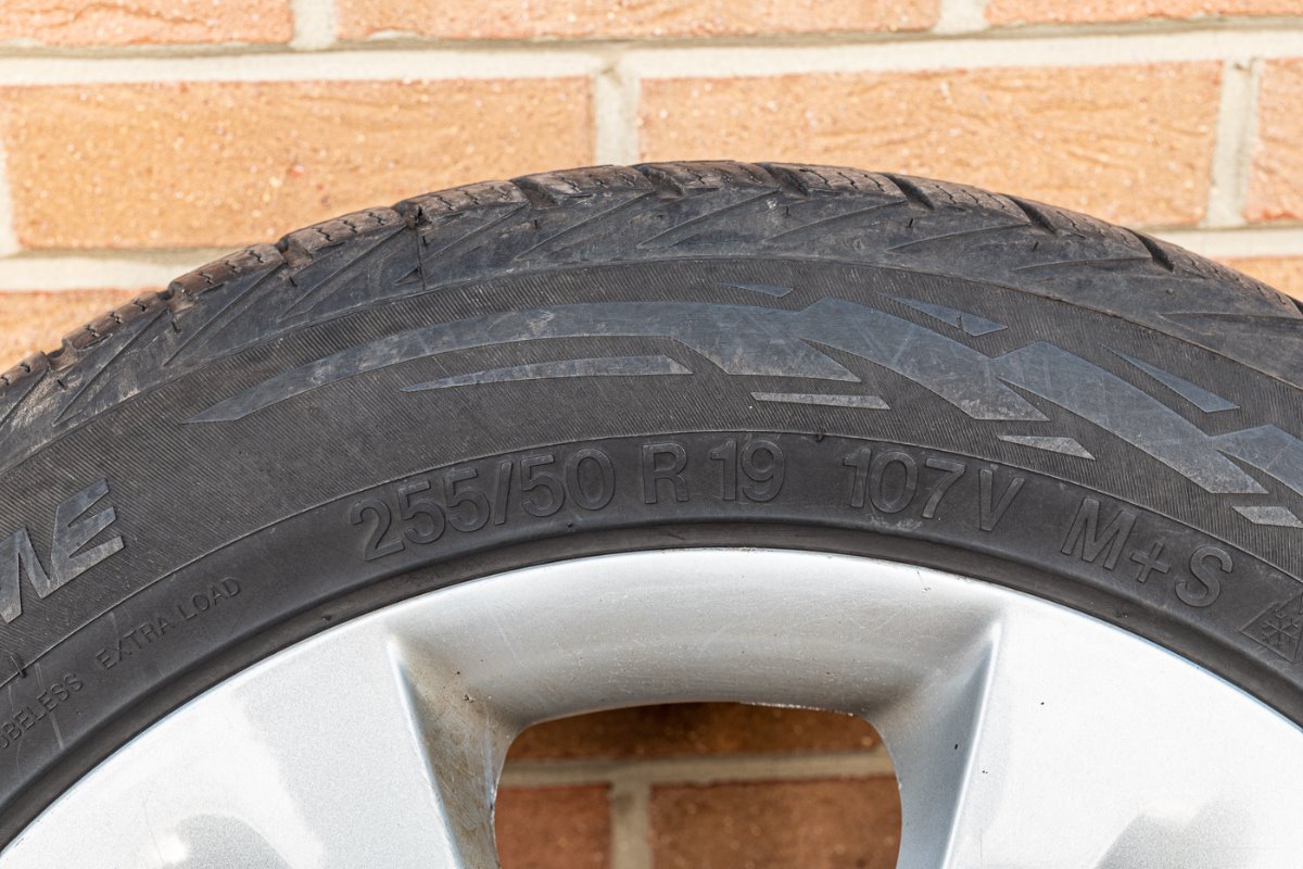 5  Front tyres 255 x 50 xR19 107W M&S.jpg